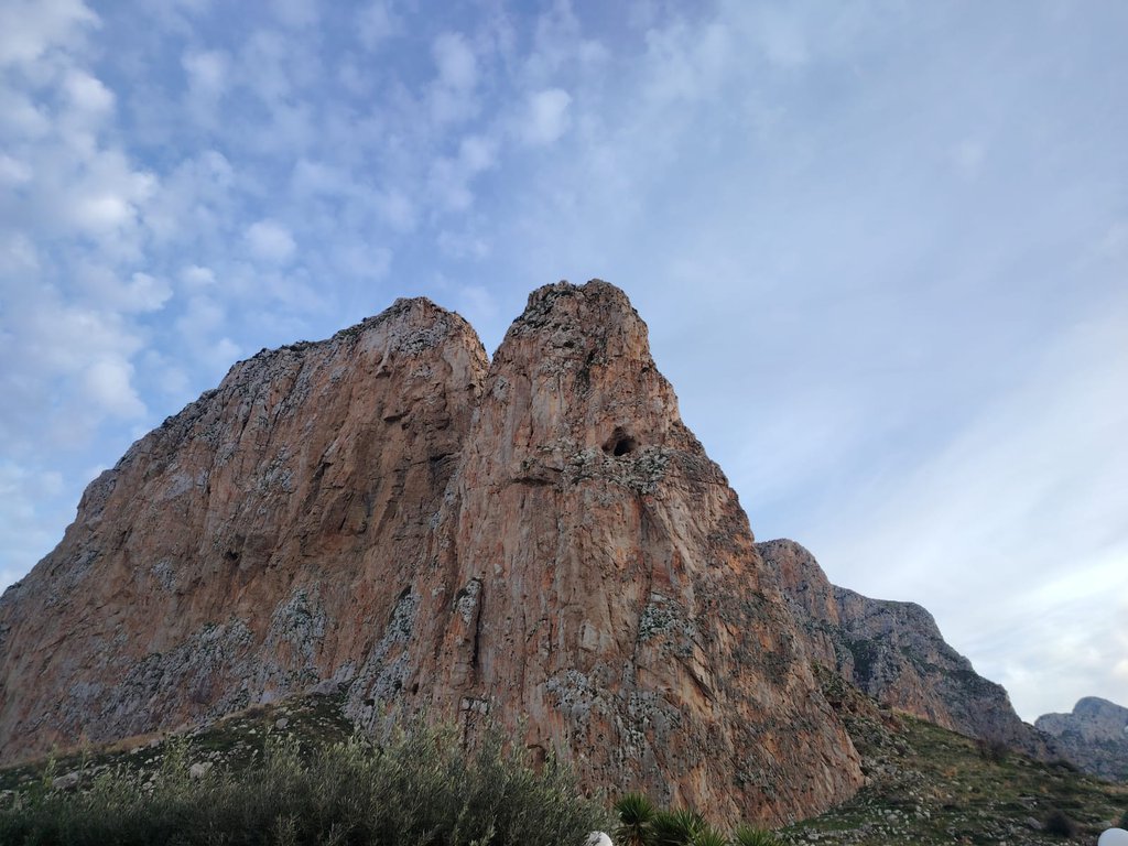 Photo of Abito non fa il Monaco