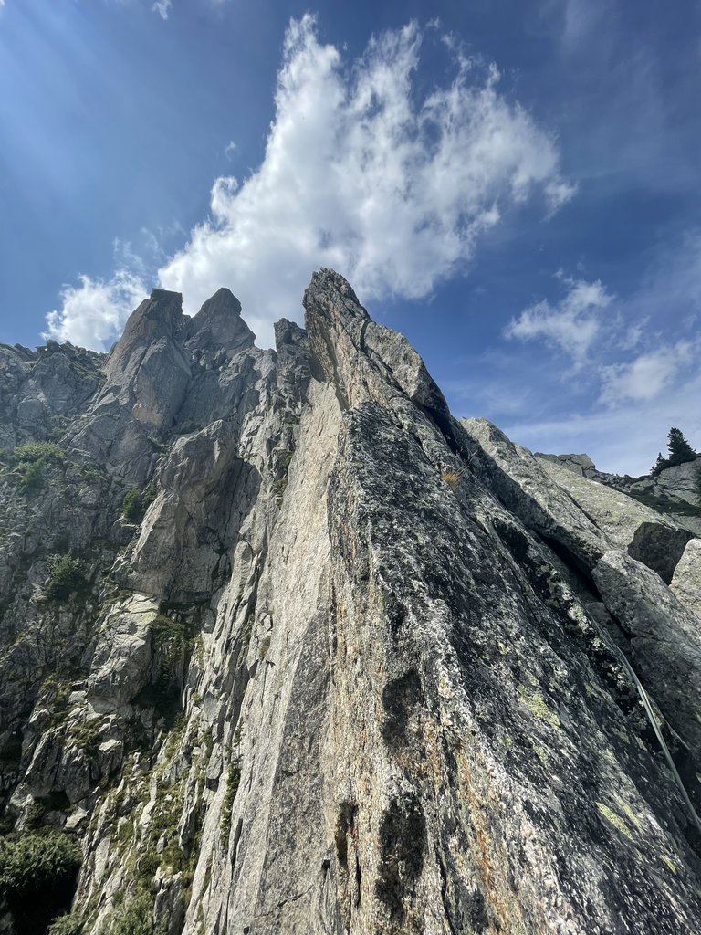 Photo of Cresta NE + Dente